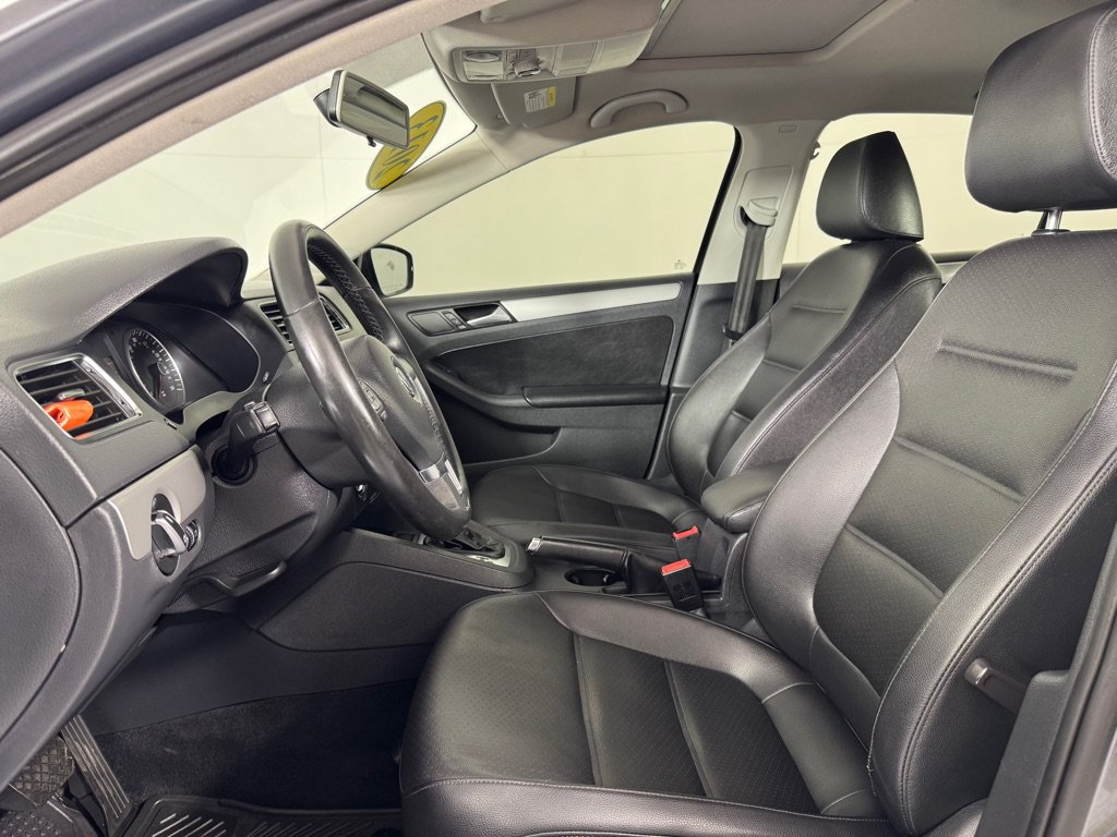 Used 2013 Volkswagen Jetta SE FWD image 11