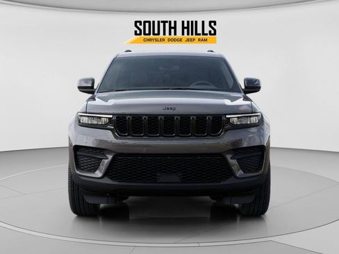 New 2025 Jeep Grand Cherokee Altitude image 6