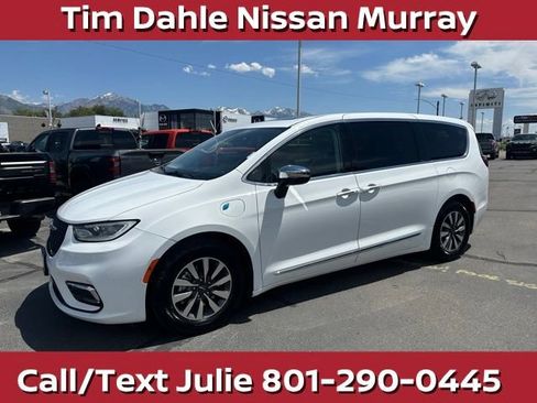Used 2023 Chrysler Pacifica Limited FWD image 6