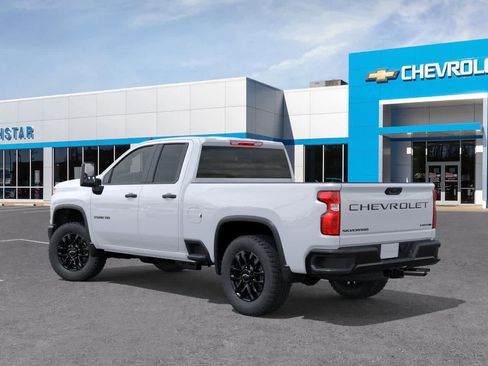Used 2026 Chevrolet Silverado 2500 Custom w/ Custom Value Package image 5