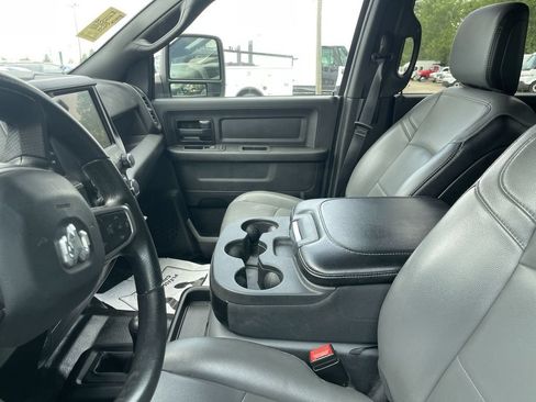 Used 2024 RAM 3500 Tradesman AWD/4WD image 3