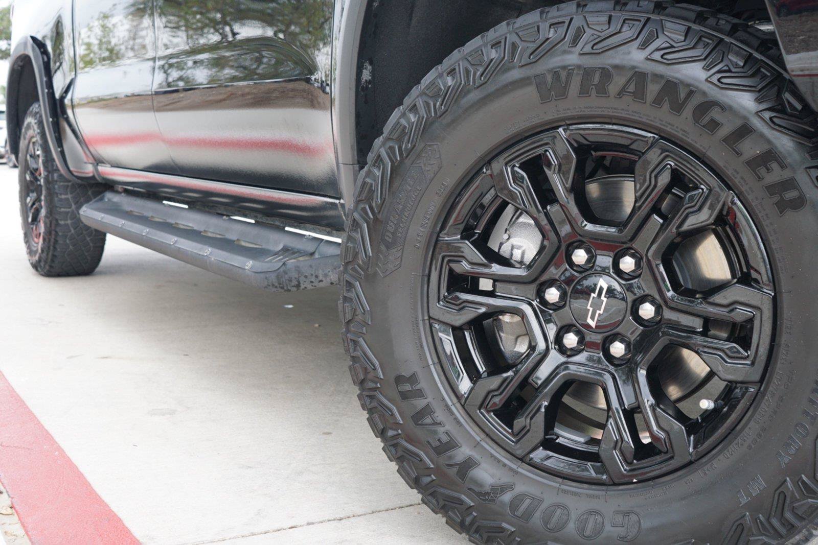 Used 2024 Chevrolet Silverado 1500 ZR2 w/ Technology Package AWD/4WD image 2