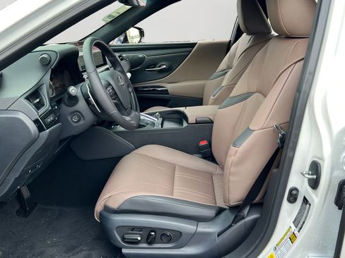 New 2025 Lexus ES 350 Ultra Luxury image 12