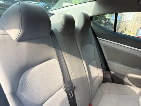 Used 2020 Hyundai Elantra SEL FWD image 29