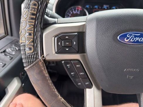 Used 2022 Ford F350 Lariat w/ Lariat Value Package AWD/4WD image 15