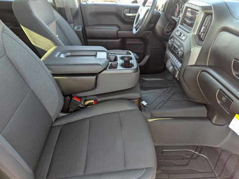 Certified 2025 Chevrolet Silverado 1500 Custom image 12