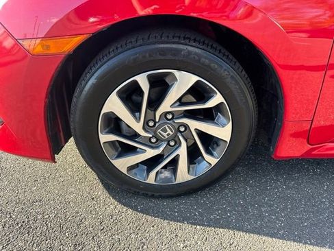 Certified 2018 Honda Civic EX image 11