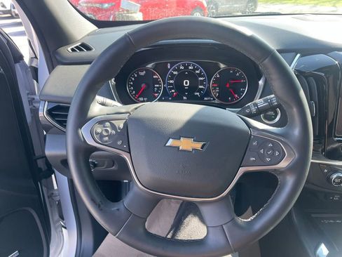 Used 2023 Chevrolet Traverse High Country AWD/4WD image 9