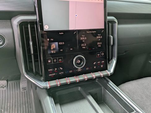Used 2024 GMC Acadia AT4 AWD/4WD image 25