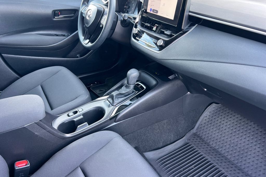 Certified 2025 Toyota Corolla LE w/ LE Premium Package FWD image 18