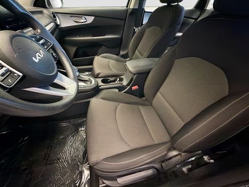 Used 2023 Kia Forte LXS FWD image 11