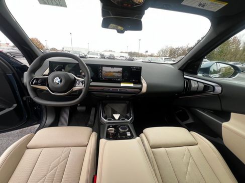 Certified 2025 BMW X3 xDrive30i w/ Convenience Package image 21