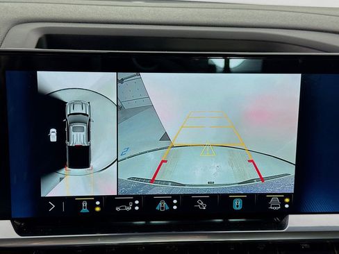 Used 2023 Chevrolet Silverado 1500 LTZ w/ LTZ Premium Package image 14