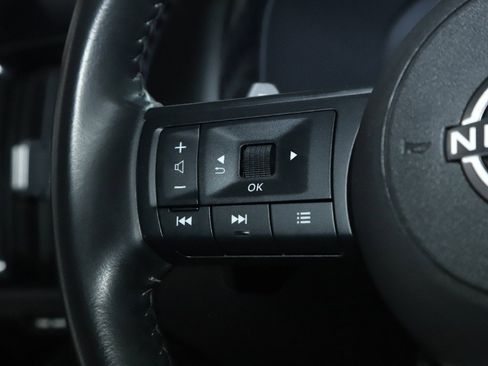 Used 2025 Nissan Pathfinder SV image 23