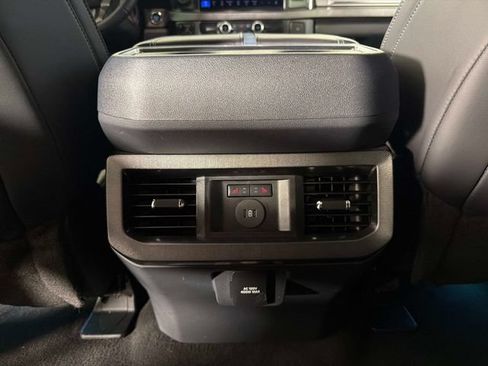 Used 2025 Ford F250 Platinum AWD/4WD image 36