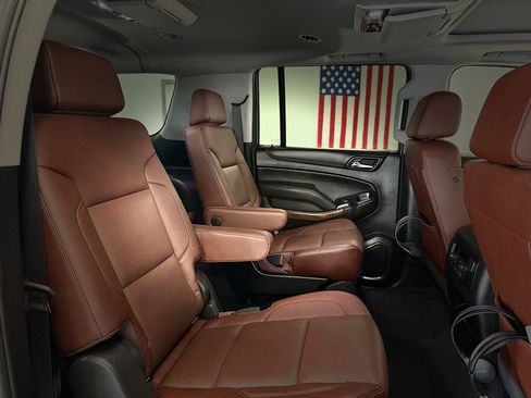 Used 2020 Chevrolet Suburban Premier w/ Premier Plus Edition AWD/4WD image 27