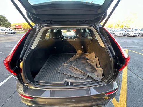 Used 2024 Volvo XC60 B5 Core image 36