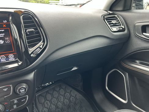 Used 2019 Jeep Compass Limited AWD/4WD image 21