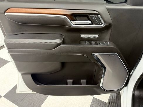 Used 2024 GMC Sierra 1500 Denali image 15