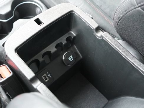 Used 2019 Jeep Cherokee Trailhawk AWD/4WD image 19