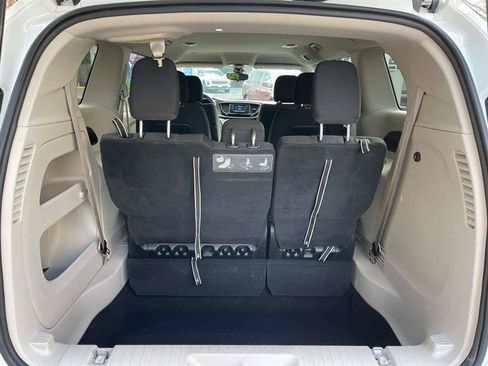 Used 2017 Chrysler Pacifica LX image 66