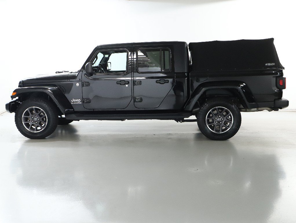 Used 2022 Jeep Gladiator Overland w/ Trailer Tow Package AWD/4WD image 38