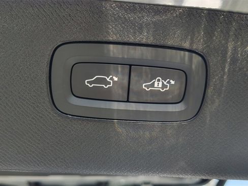 New 2026 Volvo XC90 B6 Ultra image 36