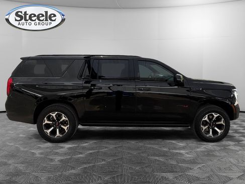 Used 2025 GMC Yukon XL AT4 Ultimate AWD/4WD image 6