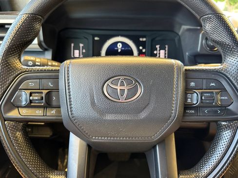Used 2025 Toyota Tacoma SR5 AWD/4WD image 26