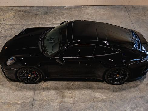 Used 2025 Porsche 911 GTS image 39