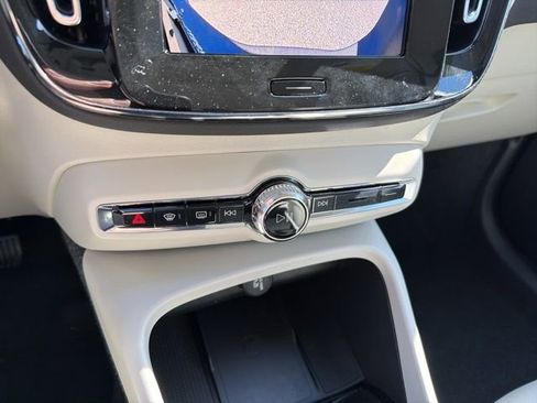 New 2026 Volvo XC40 B5 Plus w/ Protection Package Premier AWD/4WD image 21