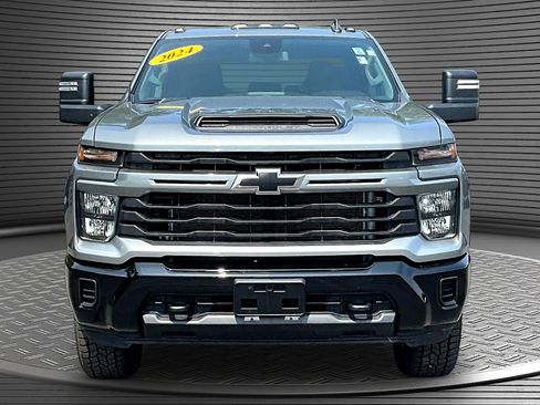 Used 2024 Chevrolet Silverado 2500 Custom w/ Custom Value Package AWD/4WD image 2