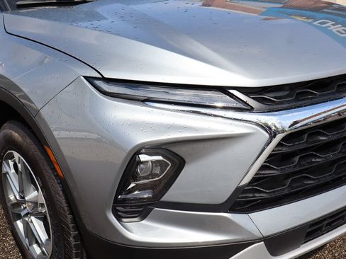 Certified 2025 Chevrolet Blazer LT w/ Convenience Package AWD/4WD image 3