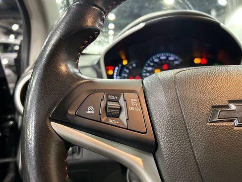 Used 2018 Chevrolet Sonic LT w/ Fun and Sun Package FWD image 13
