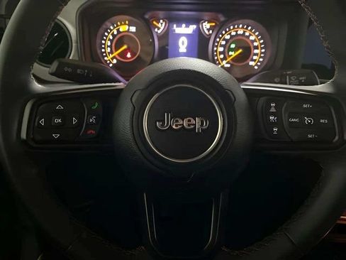 Used 2024 Jeep Wrangler Unlimited Sport AWD/4WD image 38