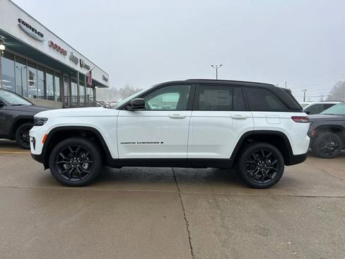 New 2025 Jeep Grand Cherokee Limited image 6