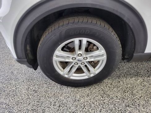 Certified 2020 Ford Explorer XLT w/ Comfort Package image 5