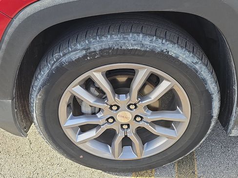 Used 2022 GMC Terrain SLT FWD image 10