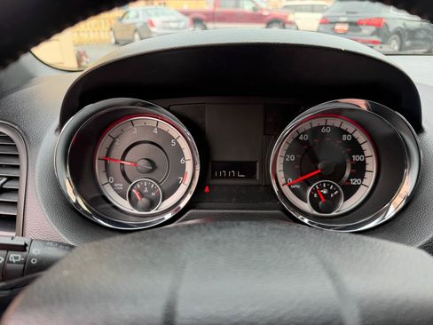 Used 2017 Dodge Grand Caravan SE FWD image 17