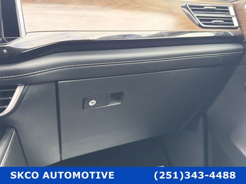 Used 2025 Volkswagen Atlas SE AWD/4WD image 24