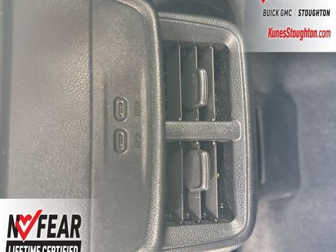 Used 2025 Chevrolet Equinox LT image 38