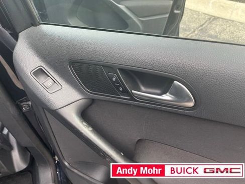 Used 2012 Volkswagen Tiguan S FWD image 37