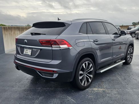 Used 2021 Volkswagen Atlas Cross Sport SE w/ Panoramic Sunroof Package FWD image 3