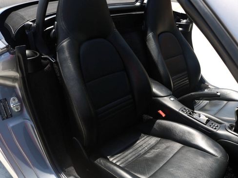 Used 2002 Porsche Boxster RWD image 34