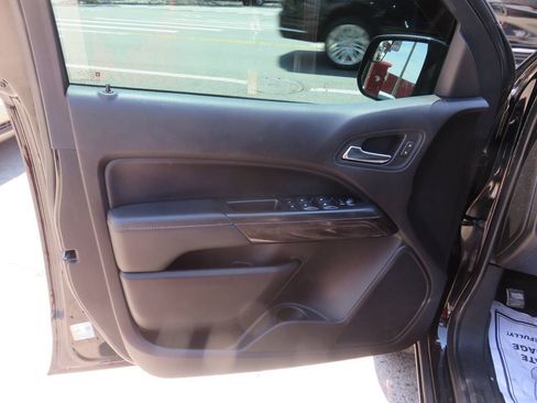 Used 2018 GMC Canyon SLE w/ Nightfall Edition AWD/4WD image 26