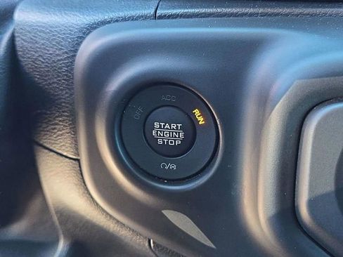 Used 2021 Jeep Gladiator Sport image 7