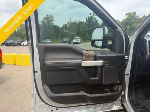 Used 2019 Ford F250 Lariat w/ Chrome Package AWD/4WD image 8