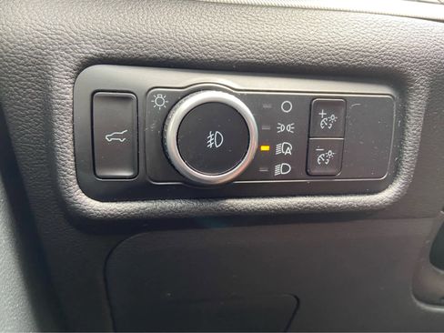Used 2023 Ford Explorer XLT w/ Equipment Group 202A AWD/4WD image 32
