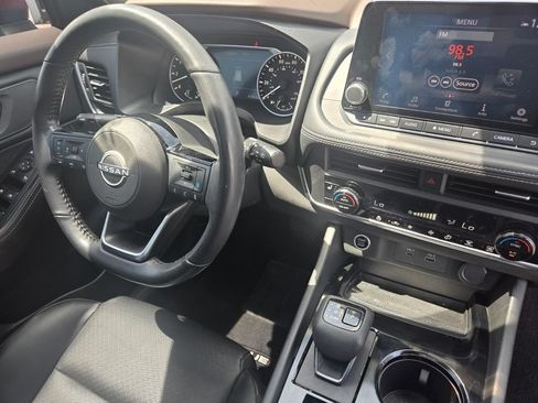 Used 2023 Nissan Rogue SV w/ SV Premium B Package FWD image 32