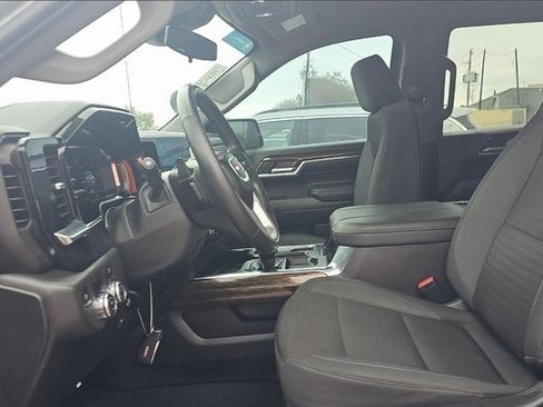 Used 2024 GMC Sierra 1500 Elevation w/ Preferred Package image 4